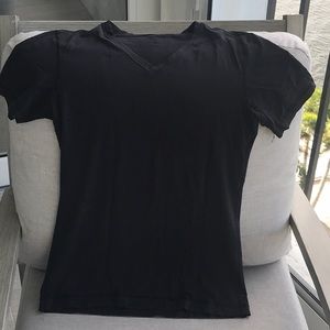 V-neck cotton basic tee. Lululemon